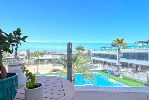 Resale - Chalet -
Torrevieja - Costa Blanca