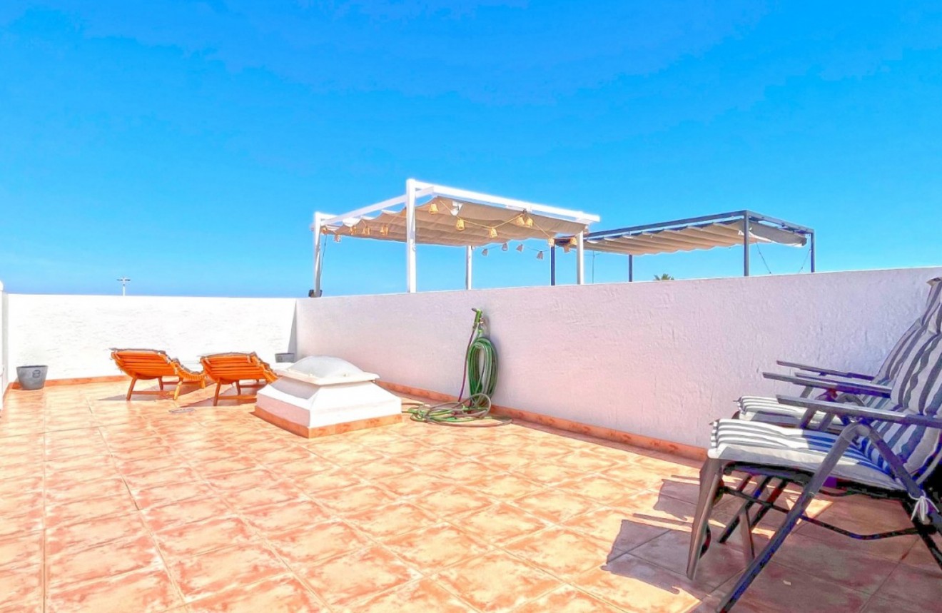 Resale - Chalet -
Torrevieja - Costa Blanca