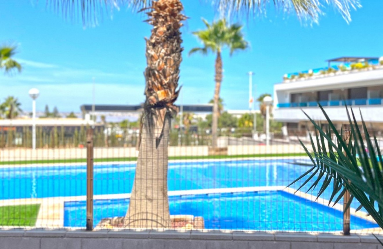 Resale - Chalet -
Torrevieja - Costa Blanca