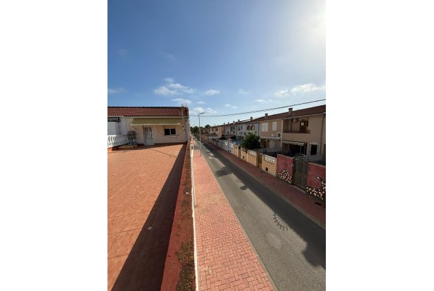 Resale - Chalet -
Torrevieja - Acequion