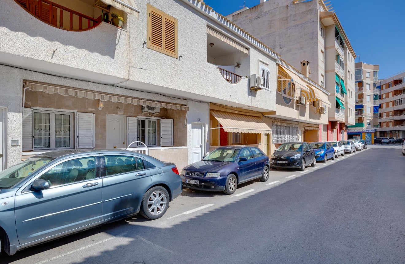 Resale - Bungalow -
Torrevieja - Costa Blanca