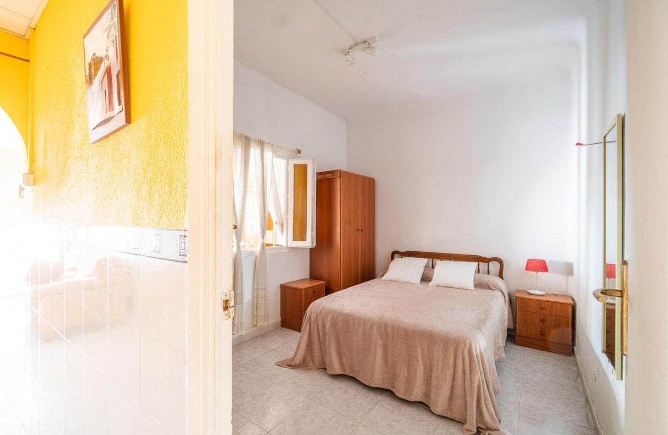 Aus zweiter Hand - Wohnung -
Torrevieja - Playa de los Naufragos