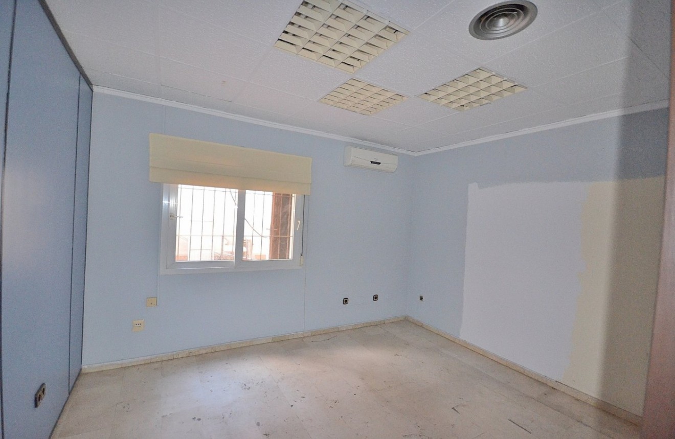 Segunda mano - Apartamento / piso -
Torrevieja - Centro