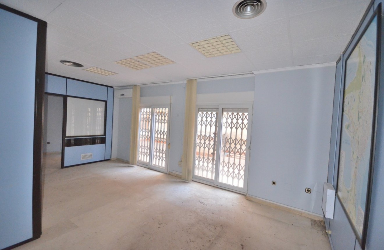 Segunda mano - Apartamento / piso -
Torrevieja - Centro