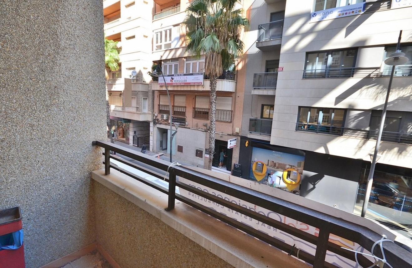 Segunda mano - Apartamento / piso -
Torrevieja - Centro