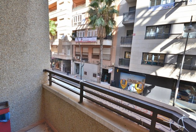 Segunda mano - Apartamento / piso -
Torrevieja - Centro