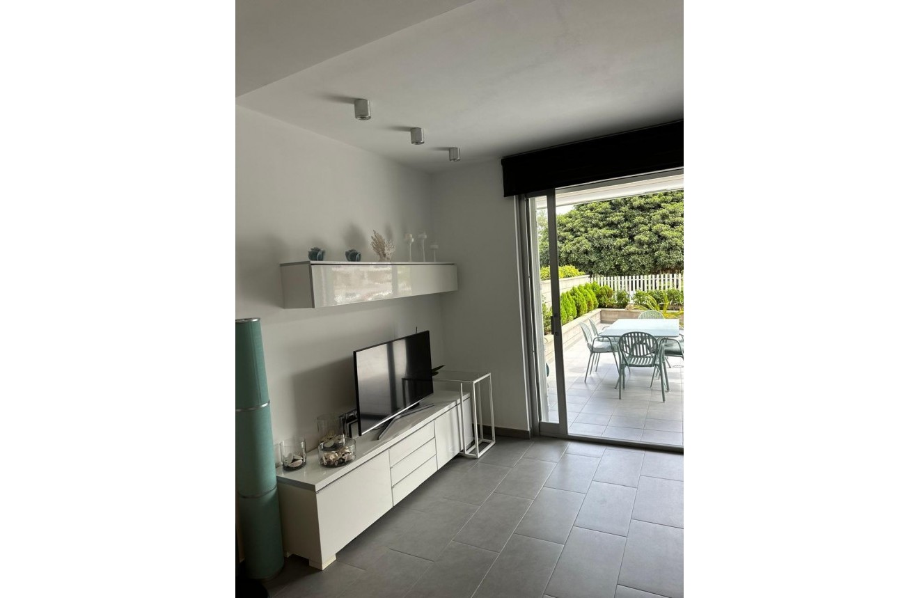 Tweedehands - Appartement / flat -
Torrevieja - La Mata