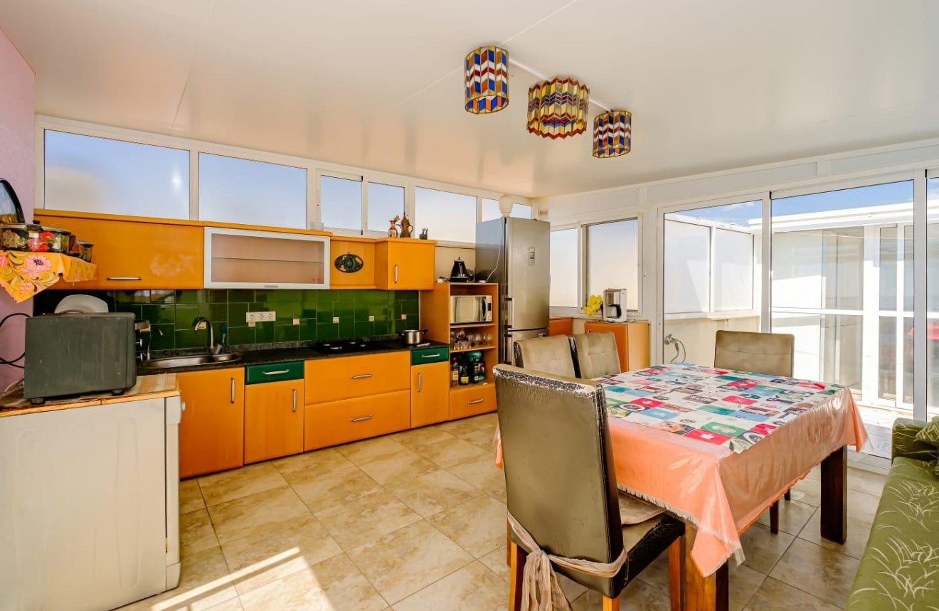 D'occasion - Appartement -
Torrevieja - Playa del Cura