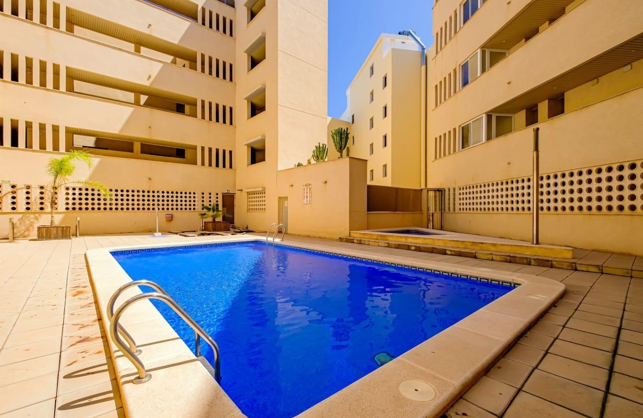 D'occasion - Appartement -
Torrevieja - Playa del Cura