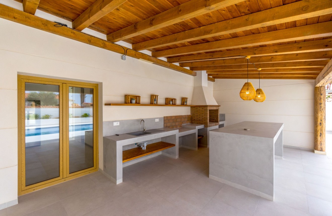 Tweedehands - Chalet -
Torrevieja - Costa Blanca