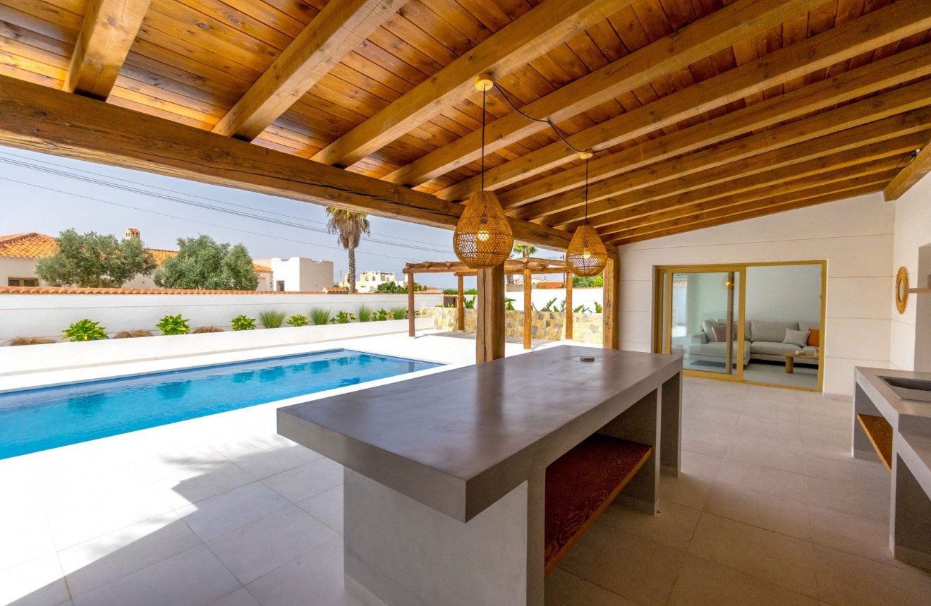 Tweedehands - Chalet -
Torrevieja - Costa Blanca