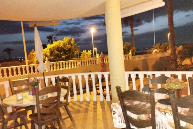 D'occasion - Chalet -
Torrevieja - Costa Blanca