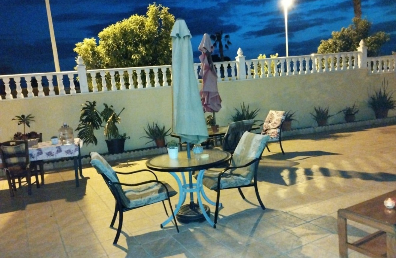 Z drugiej ręki - Szalet -
Torrevieja - Costa Blanca