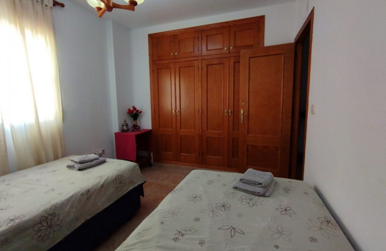 Resale - Chalet -
Torrevieja - Costa Blanca