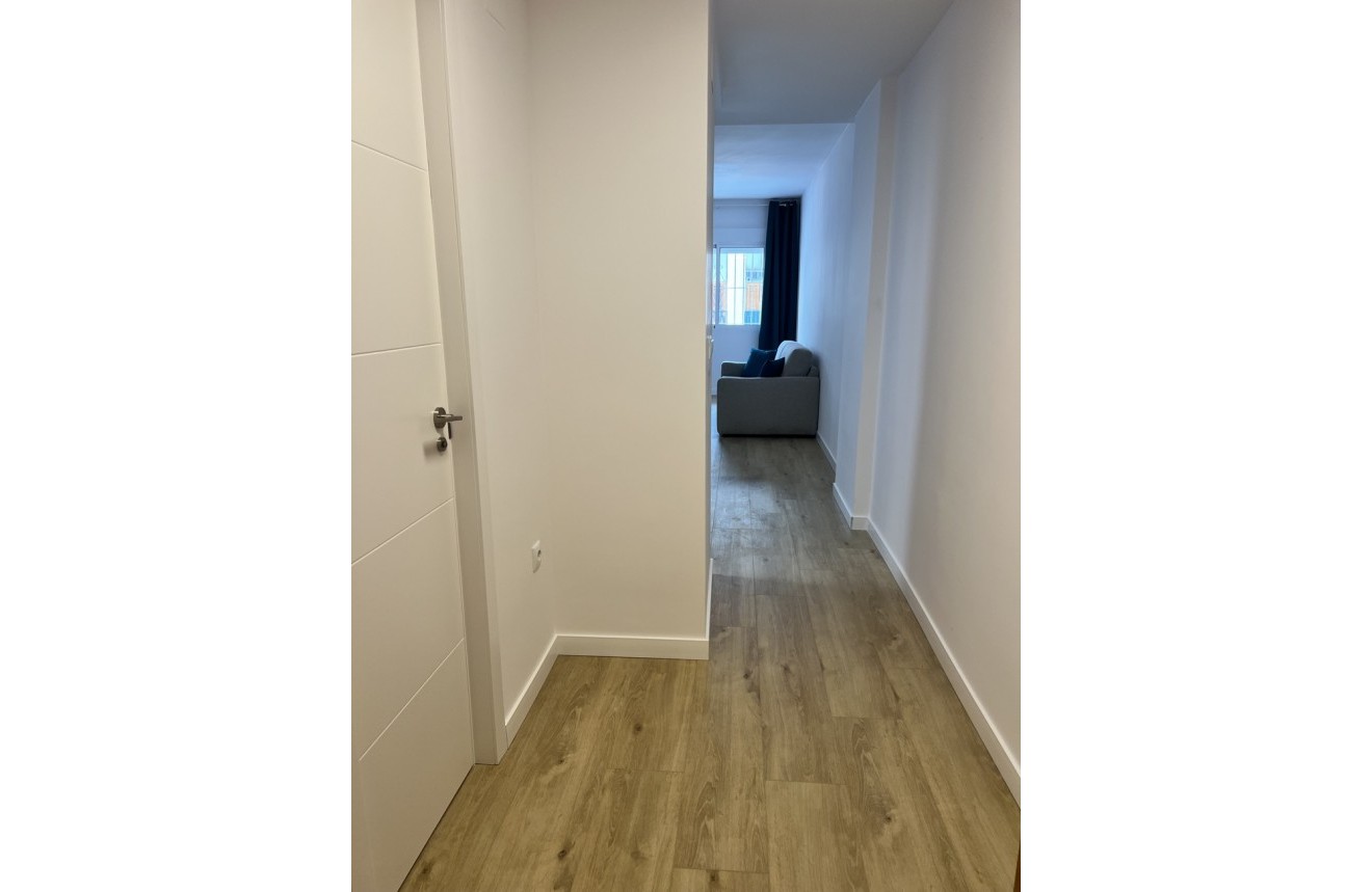 Segunda mano - Apartamento / piso -
Torrevieja - Centro