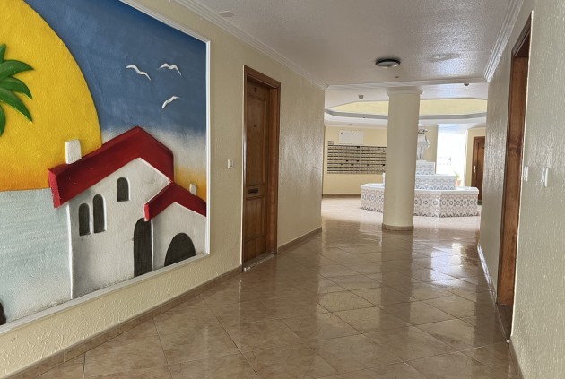 Segunda mano - Apartamento / piso -
Torrevieja - Centro