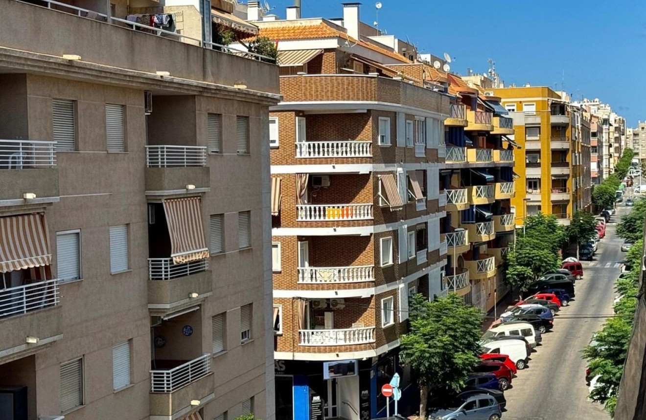 Resale - Apartment / flat -
Torrevieja - Costa Blanca