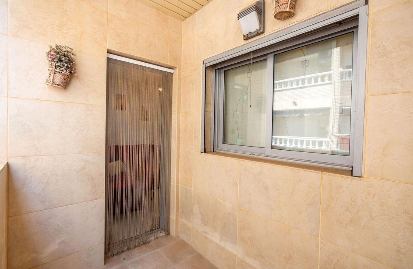 Tweedehands - Appartement / flat -
Torrevieja - La Mata