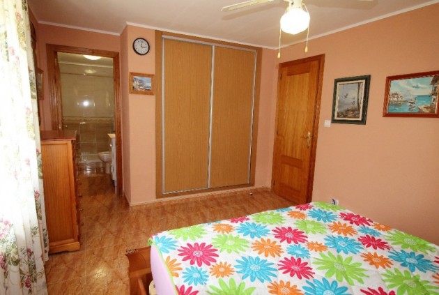 Resale - Chalet -
Torrevieja - Los Balcones