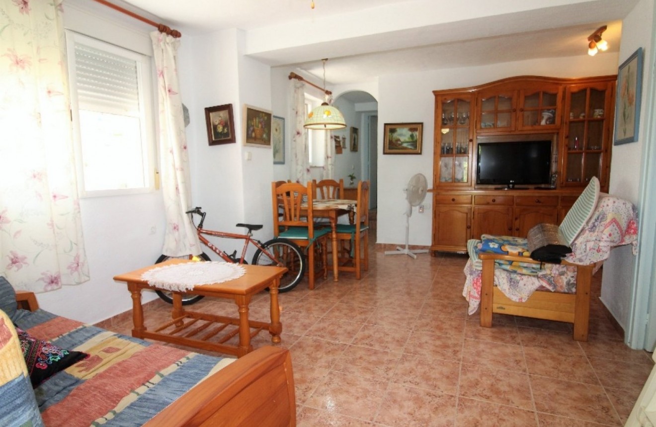 Resale - Chalet -
Torrevieja - Los Balcones