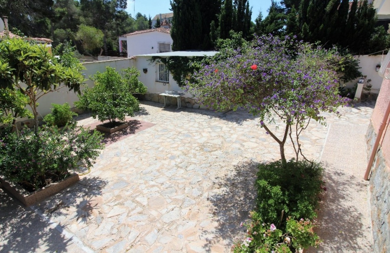 Segunda mano - Chalet -
Torrevieja - Los Balcones