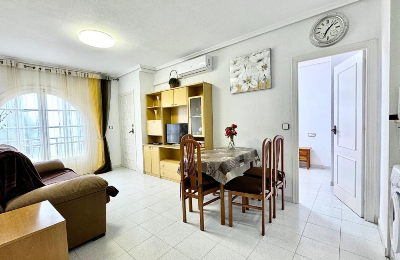 Resale - Apartment / flat -
Torrevieja - Costa Blanca