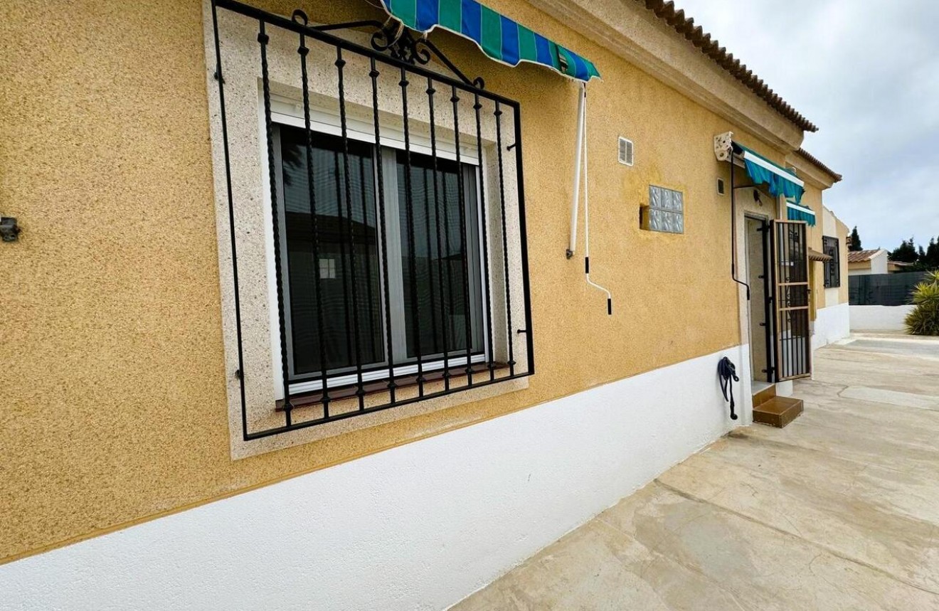 Tweedehands - Bungalow -
Torrevieja - Costa Blanca