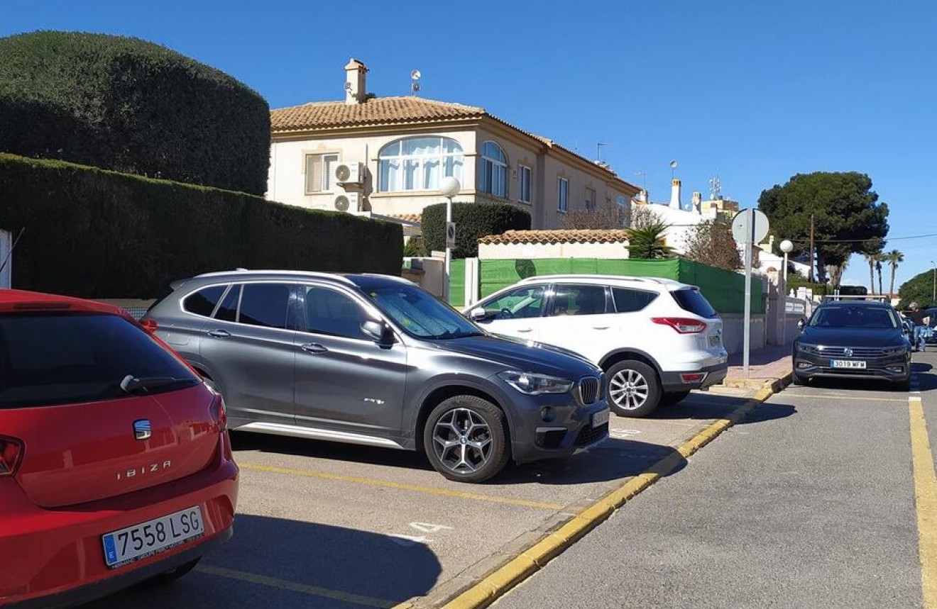 Segunda mano - Bungalow -
Torrevieja - TORREBLANCA LA MATA