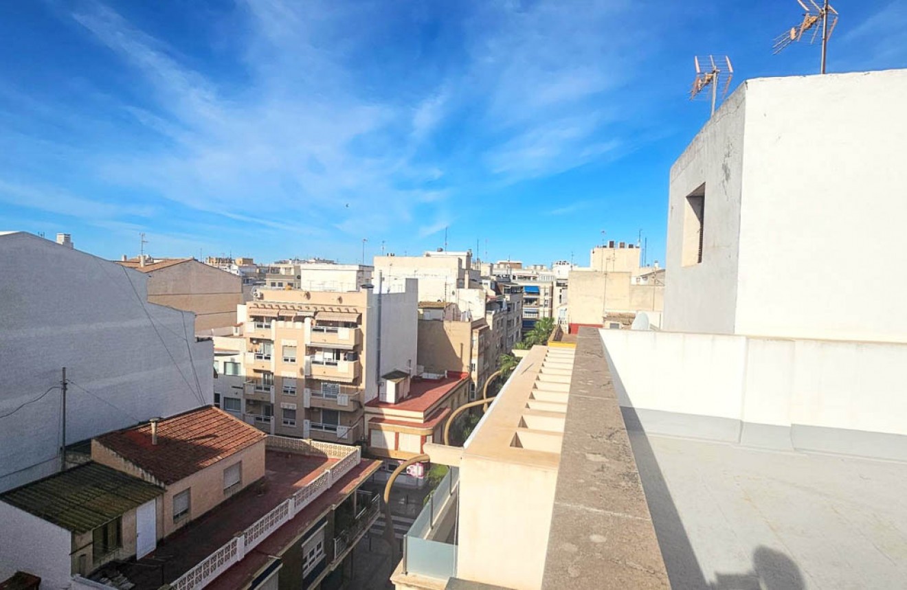 Resale - Apartment / flat -
Torrevieja - Costa Blanca