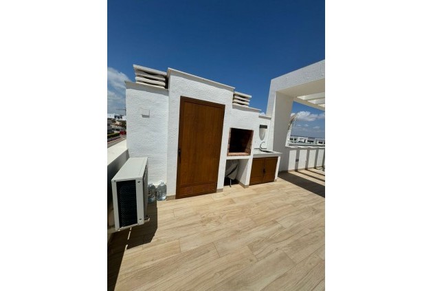 Z drugiej ręki - Bungalow -
Torrevieja - Los Balcones