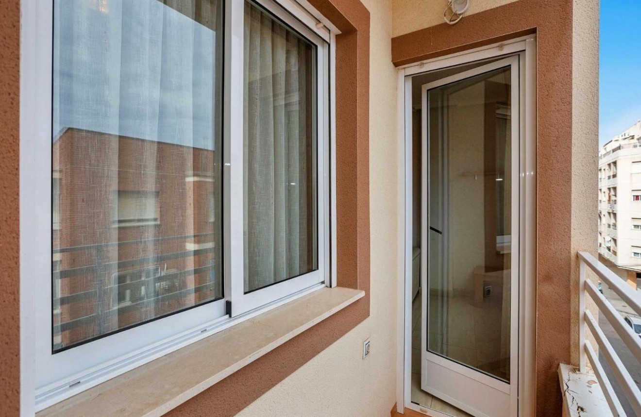 Resale - Apartment / flat -
Torrevieja - Costa Blanca