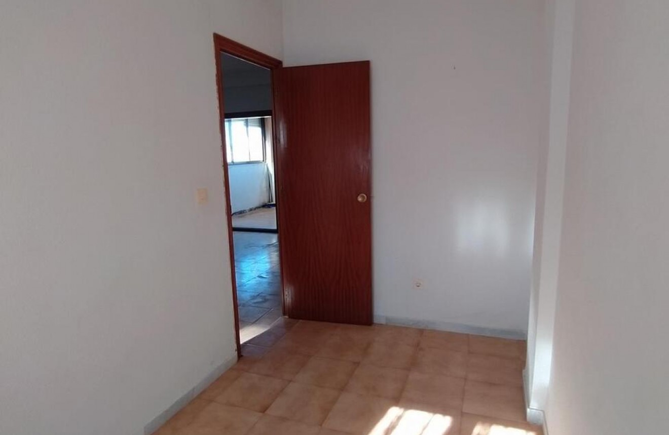 Segunda mano - Apartamento / piso -
Torrevieja - La Mata