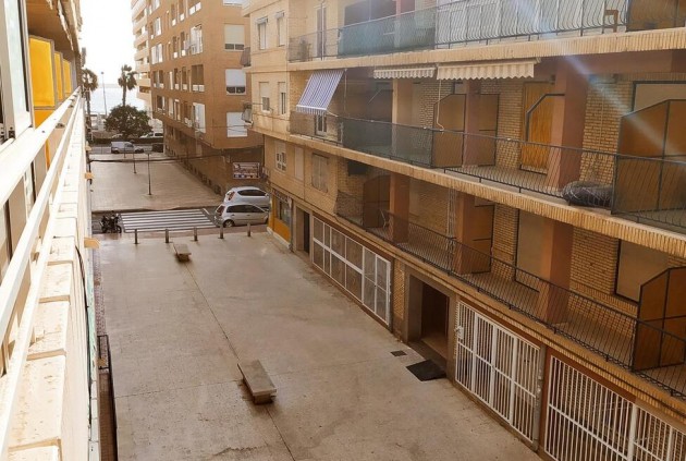 D'occasion - Appartement -
Torrevieja - Acequion