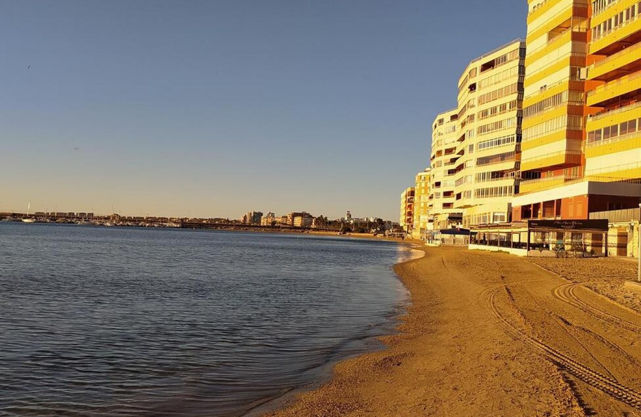 Tweedehands - Appartement / flat -
Torrevieja - Acequion