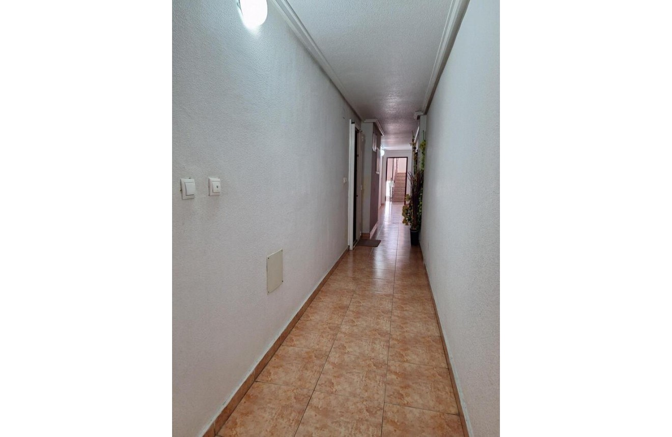 Tweedehands - Appartement / flat -
Torrevieja - Costa Blanca