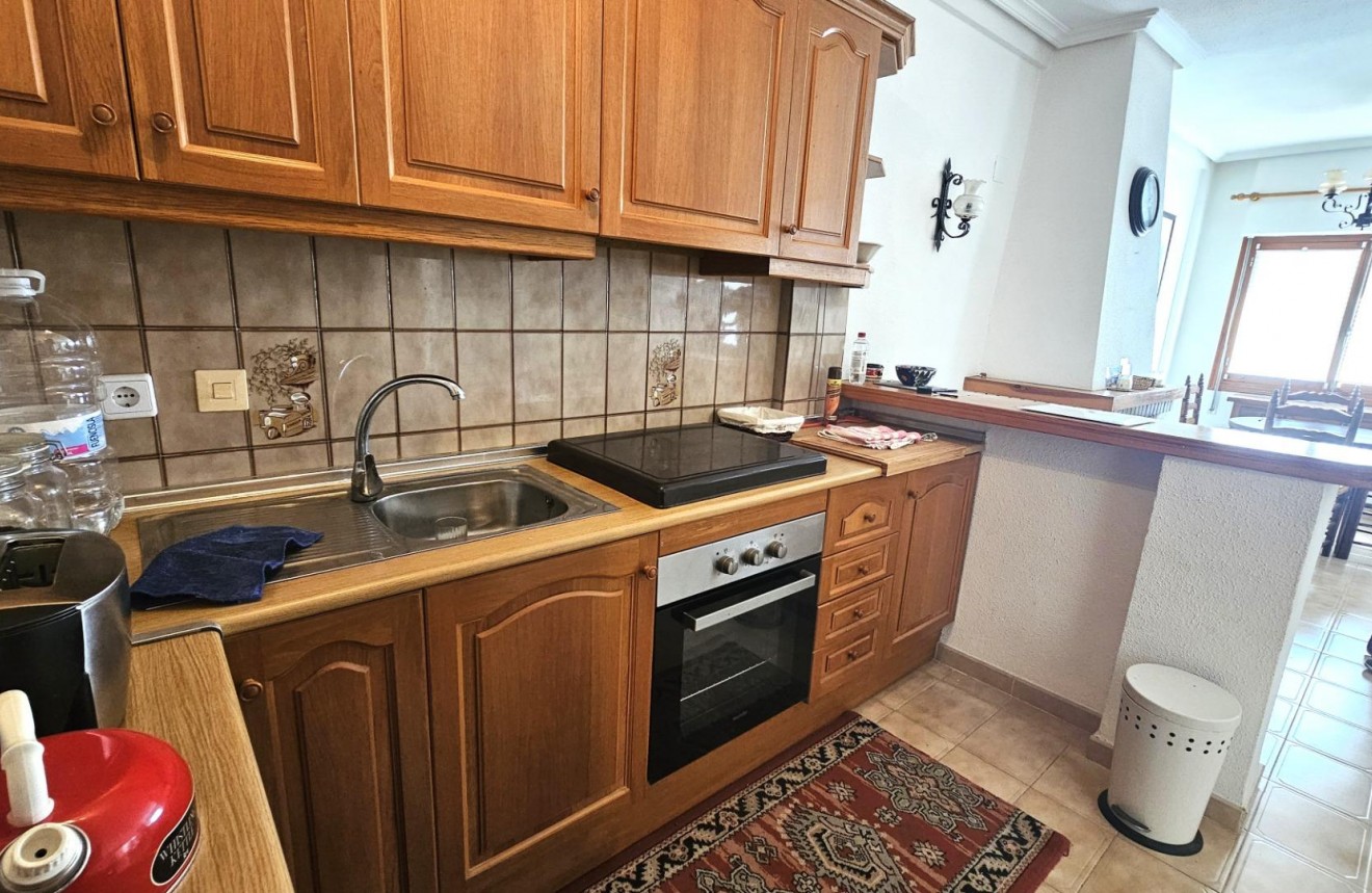 Resale - Apartment / flat -
Torrevieja - Punta prima