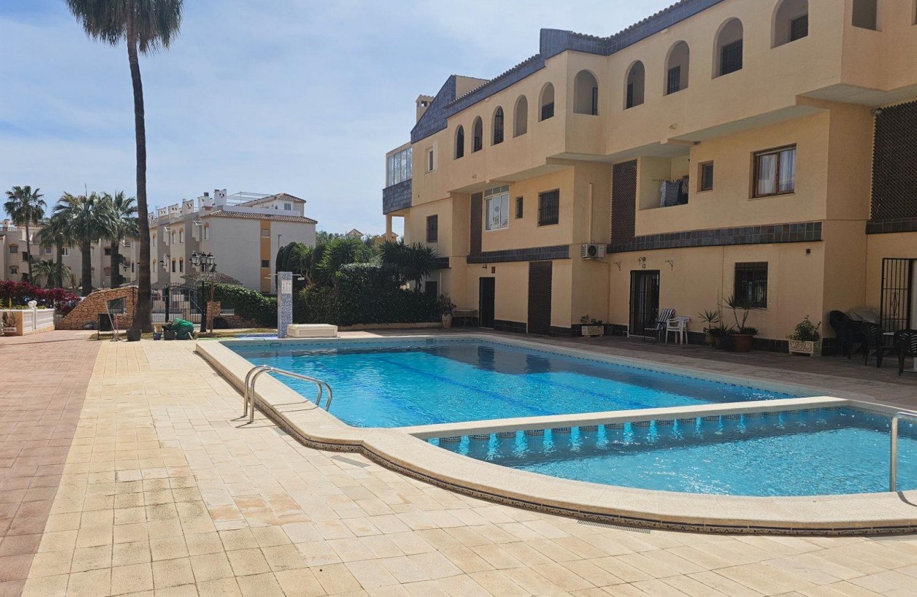 Resale - Apartment / flat -
Torrevieja - Punta prima