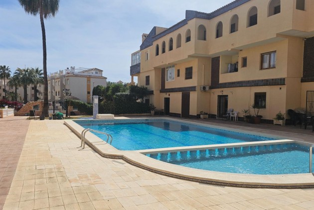 Resale - Apartment / flat -
Torrevieja - Punta prima