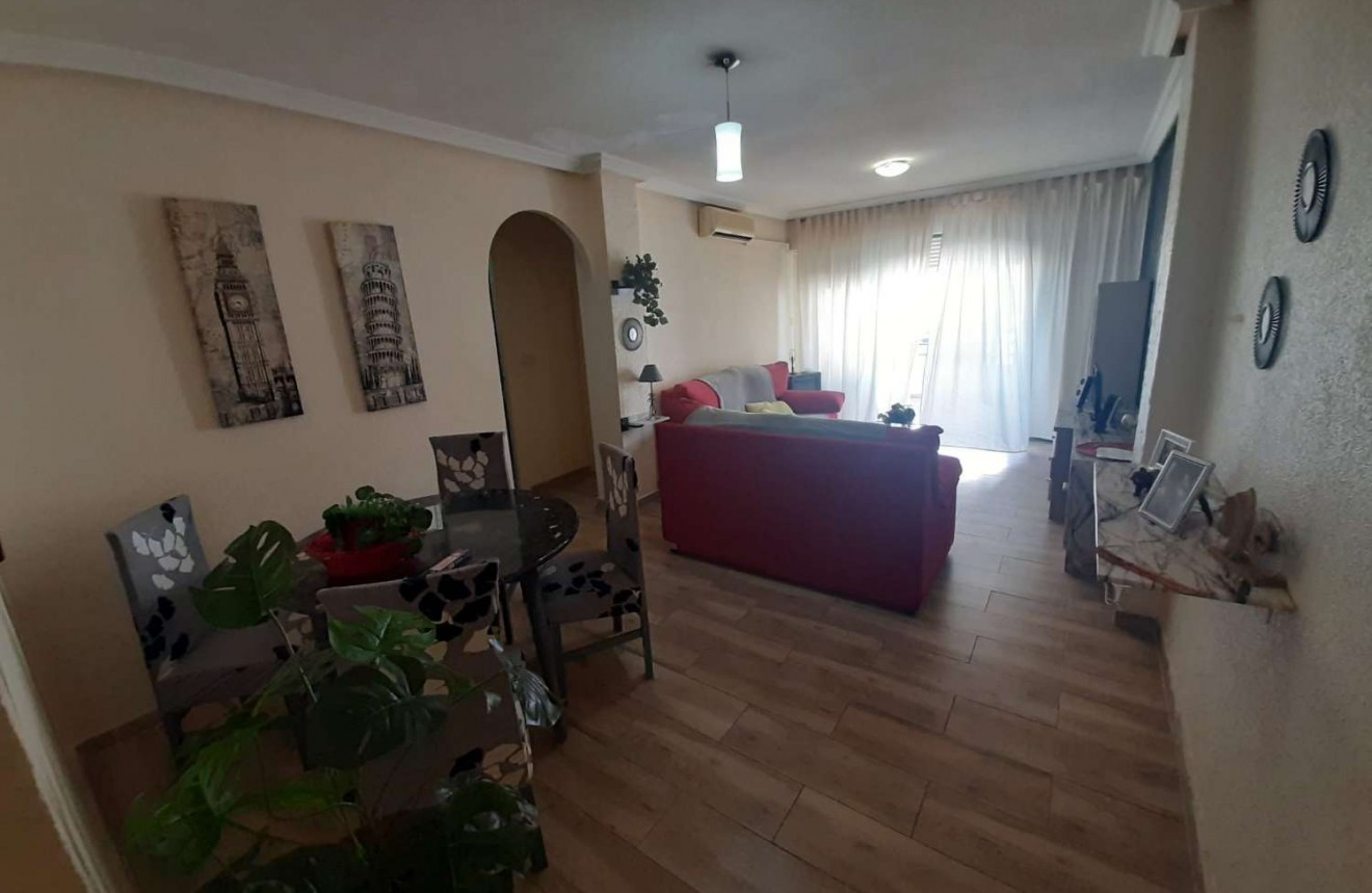 Resale - Apartment / flat -
Torrevieja - Costa Blanca