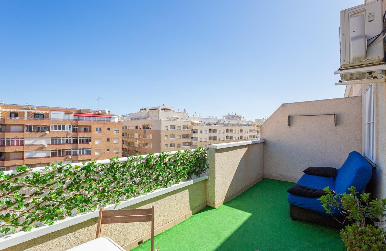 Segunda mano - Apartamento / piso -
Torrevieja - Centro