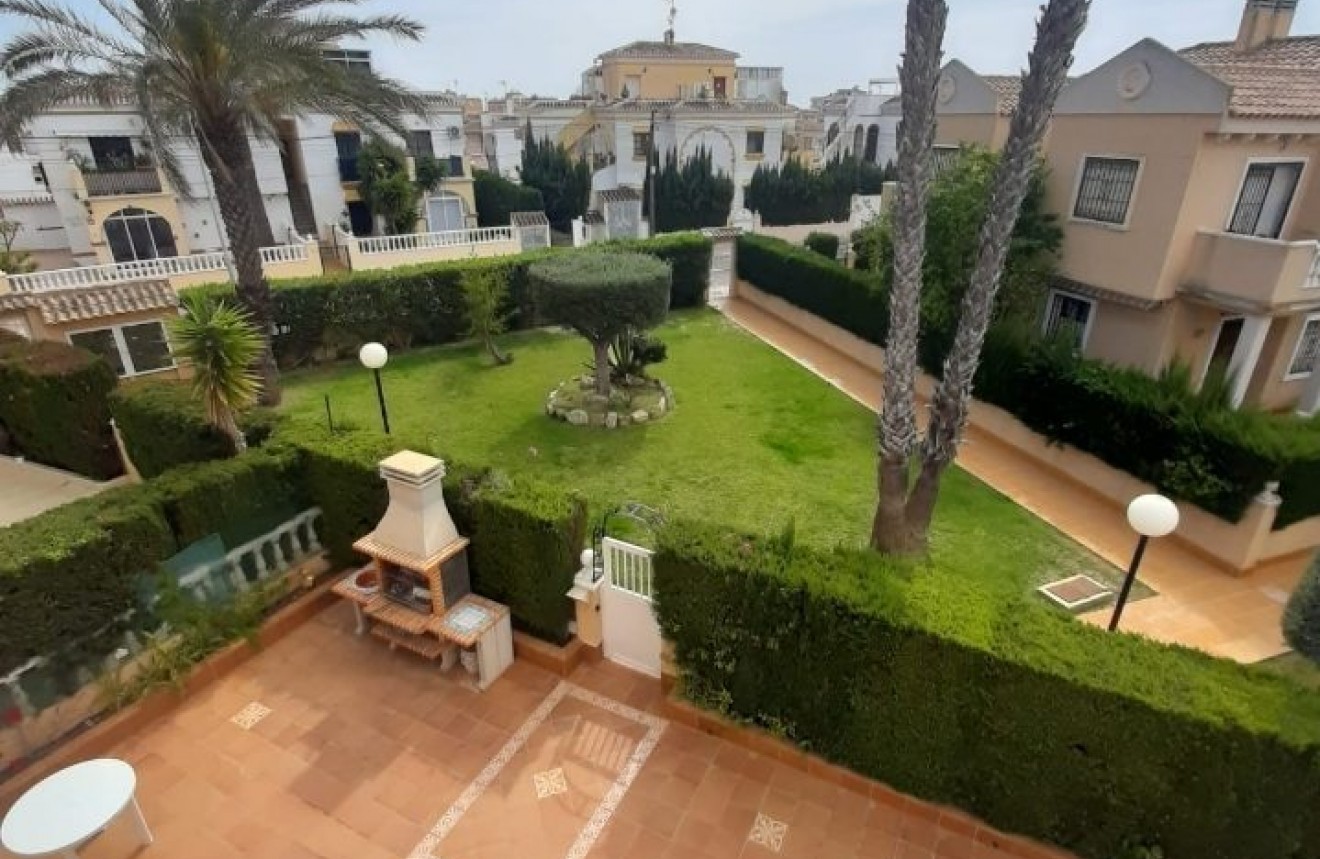 Resale - Chalet -
Torrevieja - Costa Blanca