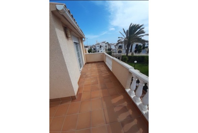 Resale - Chalet -
Torrevieja - Costa Blanca