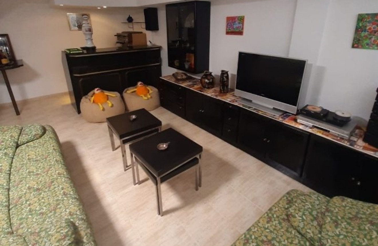 Resale - Chalet -
Torrevieja - Costa Blanca