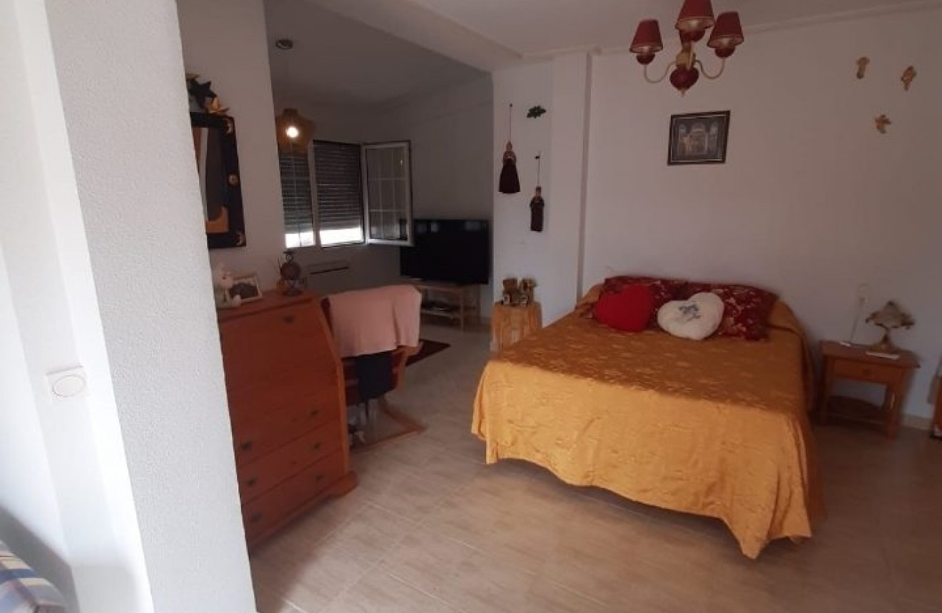 Resale - Chalet -
Torrevieja - Costa Blanca