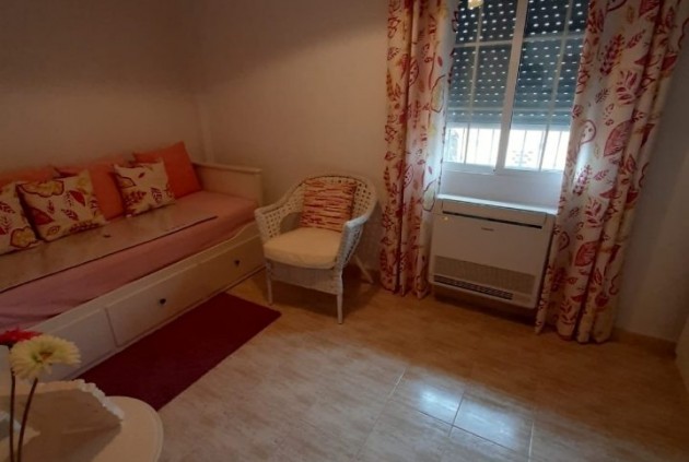 Resale - Chalet -
Torrevieja - Costa Blanca