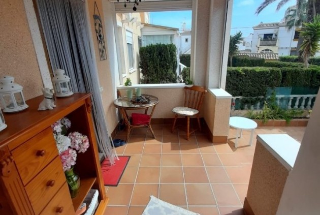 Resale - Chalet -
Torrevieja - Costa Blanca