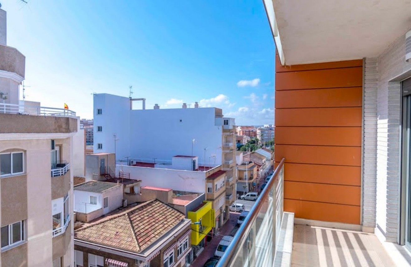 Resale - Apartment / flat -
Torrevieja - Costa Blanca