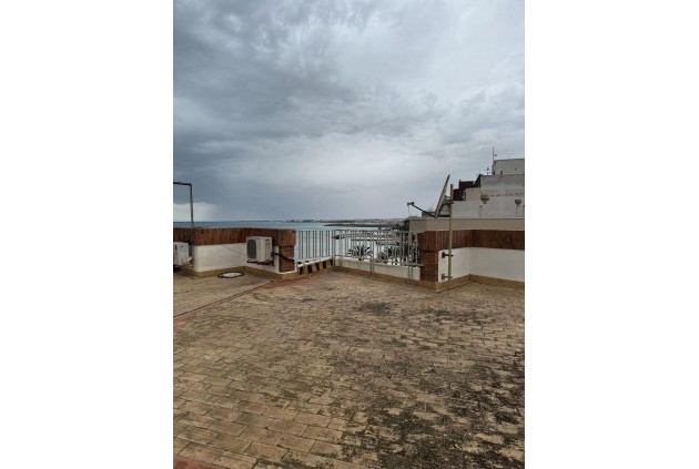 Resale - Apartment / flat -
Torrevieja - Playa del Cura