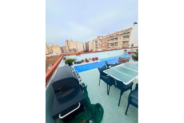 Segunda mano - Apartamento / piso -
Torrevieja - Centro