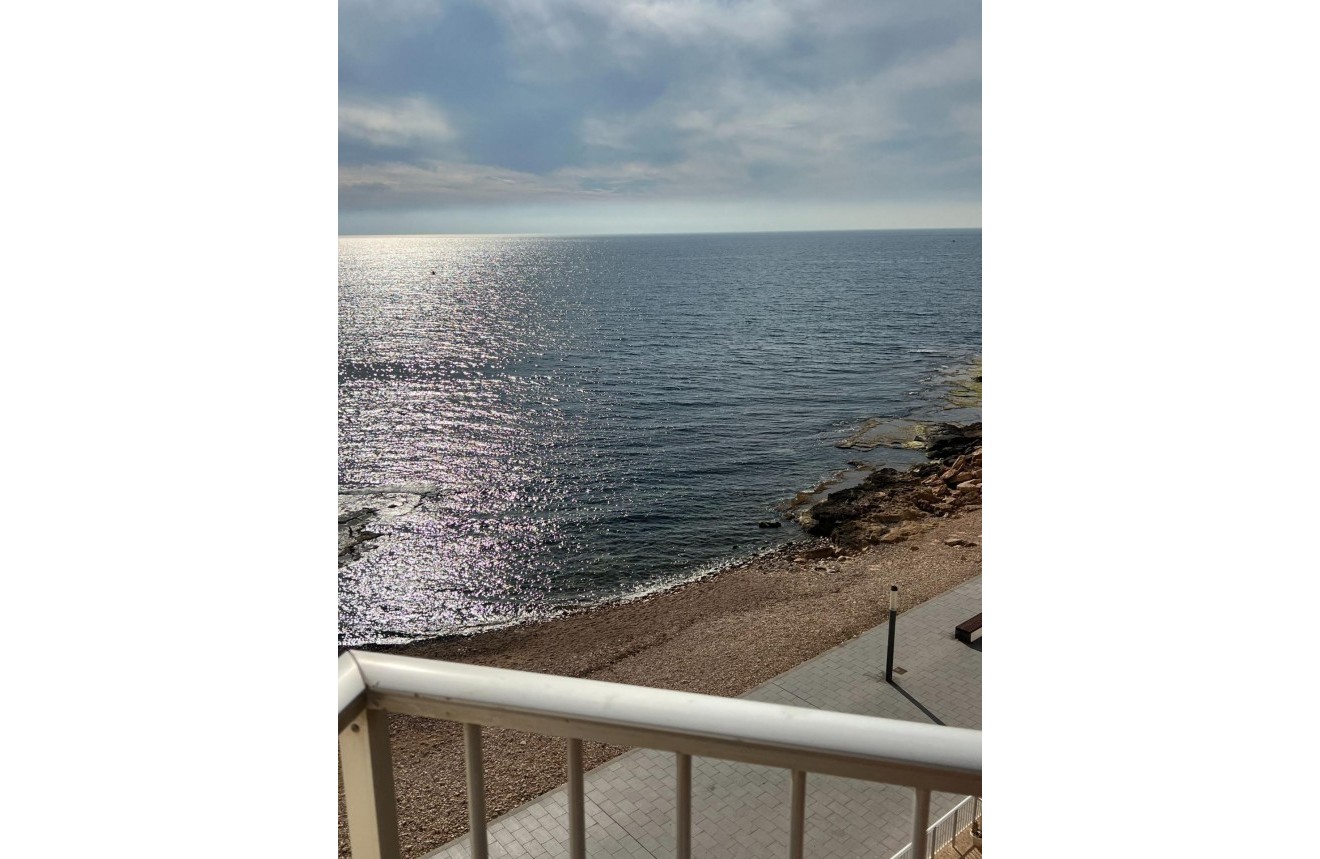 D'occasion - Appartement -
Torrevieja - Playa del Cura